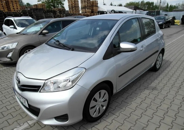 Toyota Yaris cena 22900 przebieg: 165000, rok produkcji 2012 z Sosnowiec małe 436